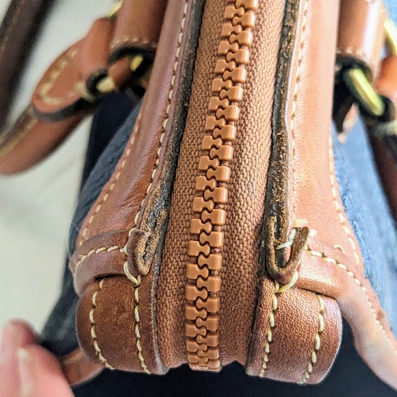 Dooney & Bourke All Weather Handbag Satchel, Pebble Grain Navy and Tan, 1980s - Picture 10 of 17